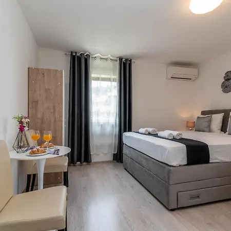 Apartments Bozan Trogir Buitenkant foto