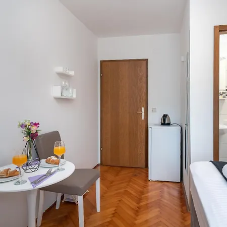 Apartments Bozan Trogir Kamer foto